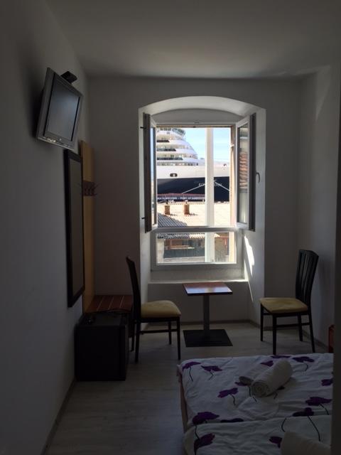 דוברובניק Main Bus Station Rooms מראה חיצוני תמונה